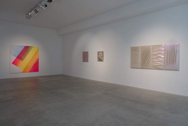 images: View of the exhibition < Blue Pink Yellow >:
© Lori Hersberger © A. P. Hoshivar © Marine Provost
Copyright © Laleh June Galerie 2021.